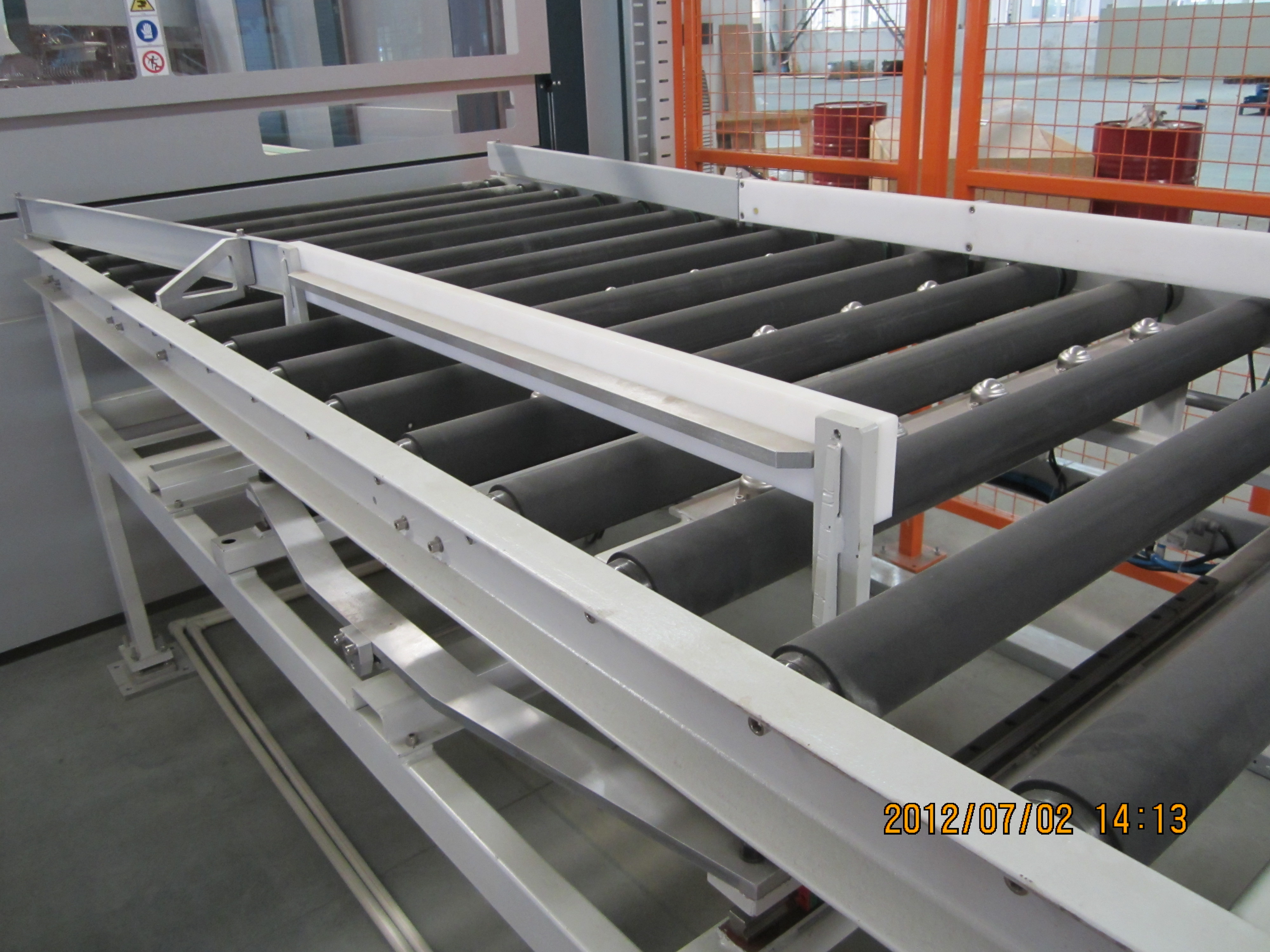 包胶滚筒输送机的运作原理及方式