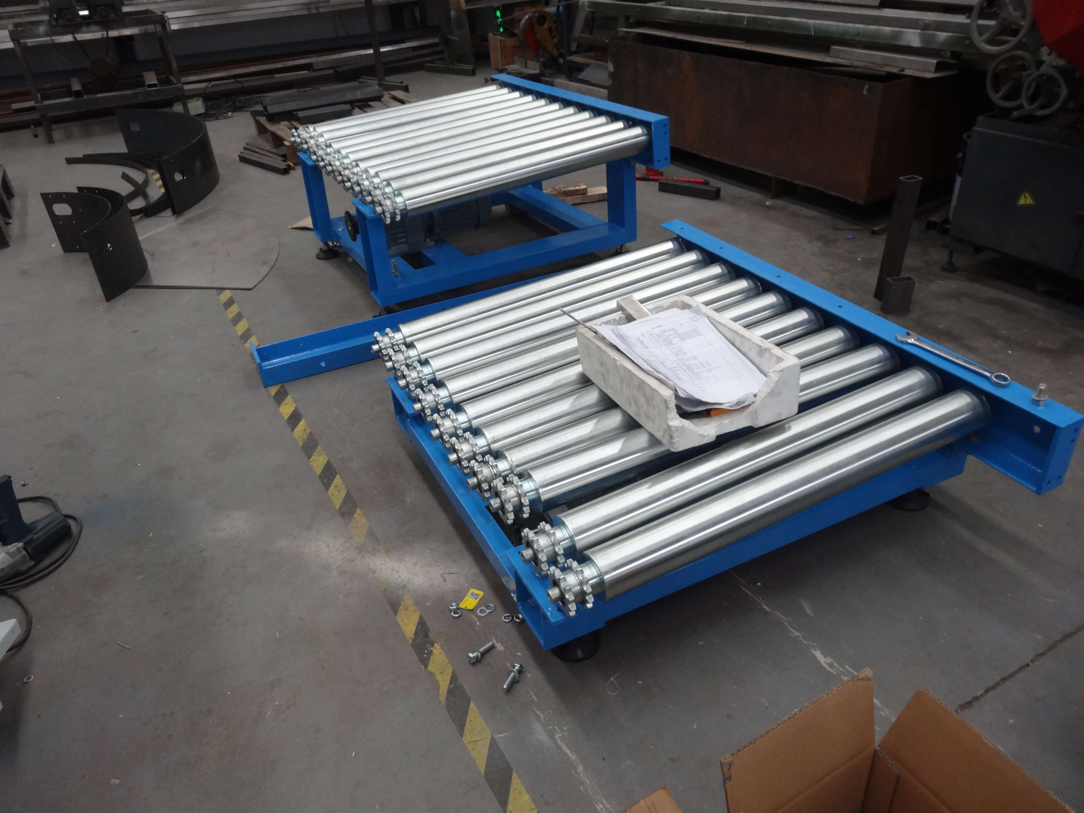 不锈钢滚筒输送机制造难点浅析